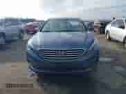 2017 Hyundai Sonata SE с VIN 5NPE24AF7HH455419, выставлен на аукционе IAAI как лот 41414511 с пробегом 157 136 миль миль и . История ставок и продаж доступна на DreamBid. Изображение 12.