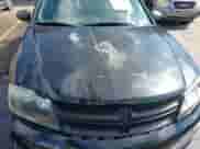 2014 Dodge Avenger SXT z VIN 1C3CDZCG8EN165887, wystawiony jako IAAI lot #43144237 z przebiegiem 239 589 mil mil oraz . Historia ofert i sprzedaży dostępna na DreamBid. Obrazek 6.