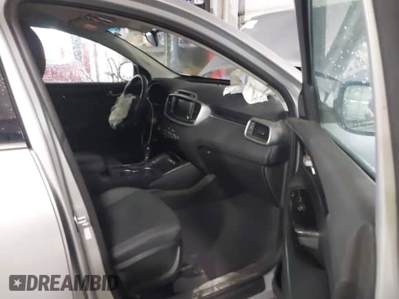 2018 Kia Sorento LX with VIN 5XYPG4A32JG374681, listed as a IAAI auction lot 42434726 with 109,283 mi miles and . Bid and sale history available at DreamBid. Image 5.