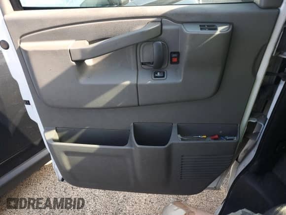 2019 Chevrolet Express Cargo с VIN 1GCWGAFG0K1306712, выставлен на аукционе IAAI как лот 43540171 с пробегом 171 224 миль миль и . История ставок и продаж доступна на DreamBid. Изображение 11.
