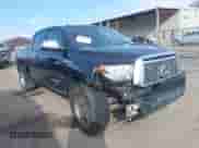 2010 Toyota Tundra Limited z VIN 5TFHY5F18AX127838, wystawiony jako IAAI lot #41934888 z przebiegiem 271 257 mil mil oraz . Historia ofert i sprzedaży dostępna na DreamBid. Obrazek 1.