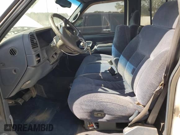 1997 Chevrolet Silverado 1500 with VIN 1GCEC14R9VZ196034, listed as a Copart auction lot 49669505 with 346,143 mi miles and Salvage title. Bid and sale history available at DreamBid. Image 7.