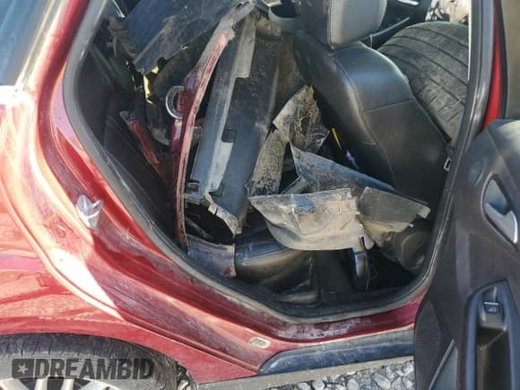 2014 Ford Focus Titanium с VIN 1FADP3J21EL349310, выставлен на аукционе Copart как лот 81762555 с пробегом 172 196 миль миль и На запчасти • Non repairable. История ставок и продаж доступна на DreamBid. Изображение 10.