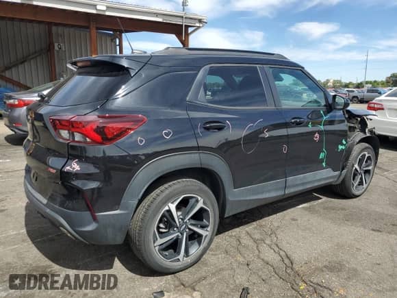 2021 Chevrolet TrailBlazer RS z VIN KL79MTSL4MB146865, wystawiony jako Copart lot #81159795 z przebiegiem 15 986 mil mil oraz Szkoda całkowita • Salvage title. Historia ofert i sprzedaży dostępna na DreamBid. Obrazek 3.