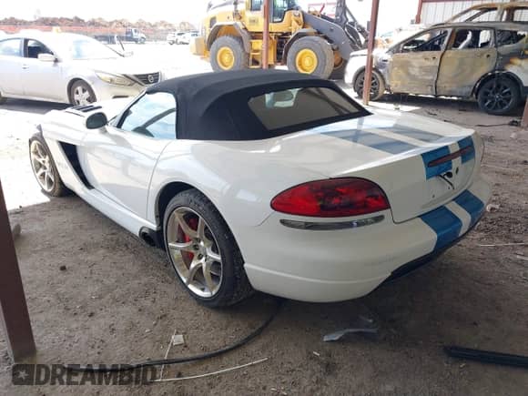 2009 Dodge Viper SRT-10 with VIN 1B3JZ65Z39V500286, listed as a IAAI auction lot 41670434 with 120,854 mi miles and . Bid and sale history available at DreamBid. Image 3.