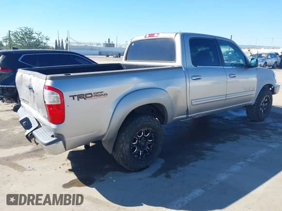 2006 Toyota Tundra SR5 с VIN 5TBET34116S517758, выставлен на аукционе IAAI как лот 43457244 с пробегом 148 011 миль миль и . История ставок и продаж доступна на DreamBid. Изображение 4.
