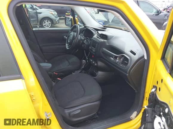 2017 Jeep Renegade Latitude с VIN ZACCJABB9HPF07564, выставлен на аукционе IAAI как лот 42491504 с пробегом 79 597 миль миль и . История ставок и продаж доступна на DreamBid. Изображение 5.