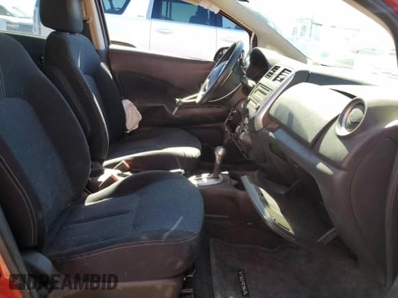 2014 Nissan Note SV z VIN 3N1CE2CP9EL412336, wystawiony jako Copart lot #84054935 z przebiegiem 92 774 mil mil oraz Nie do naprawy • Non repairable. Historia ofert i sprzedaży dostępna na DreamBid. Obrazek 7.