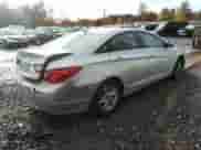 2013 Hyundai Sonata GLS z VIN 5NPEB4AC0DH643411, wystawiony jako IAAI lot #43416019 z przebiegiem 200 589 mil mil oraz . Historia ofert i sprzedaży dostępna na DreamBid. Obrazek 4.