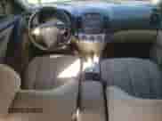 2009 Hyundai Elantra GLS с VIN KMHDU46D19U707679, выставлен на аукционе Copart как лот 50428714 с пробегом 125 245 миль миль и Списание • Salvage title. История ставок и продаж доступна на DreamBid. Изображение 8.