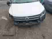 2017 Volkswagen Tiguan Wolfsburg Edition с VIN WVGRV7AX6HK013019, выставлен на аукционе IAAI как лот 43557249 с пробегом 111 435 миль миль и . История ставок и продаж доступна на DreamBid. Изображение 17.