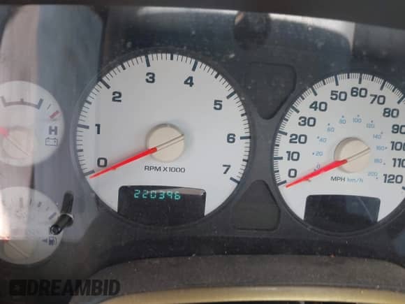2005 Dodge 1500 SLT with VIN 1D7HA18D45J631516, listed as a IAAI auction lot 42998982 with 220,396 mi miles and . Bid and sale history available at DreamBid. Image 7.