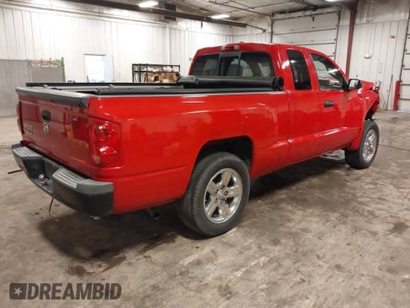 2008 Dodge Dakota SLT with VIN 1D7HW42K78S520323, listed as a IAAI auction lot 42643266 with 200,945 mi miles and . Bid and sale history available at DreamBid. Image 4.