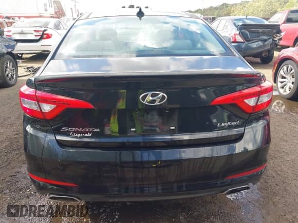 2015 Hyundai Sonata Sport с VIN 5NPE34AF5FH070046, выставлен на аукционе IAAI как лот 43326808 с пробегом 45 815 миль миль и . История ставок и продаж доступна на DreamBid. Изображение 17.
