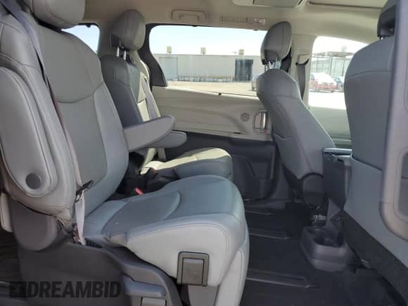 2023 Toyota Sienna Limited с VIN 5TDZRKECXPS169624, выставлен на аукционе Copart как лот 48542525 с пробегом 31 310 миль миль и Списание • Salvage title. История ставок и продаж доступна на DreamBid. Изображение 11.