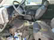2002 GMC Sierra 1500 Denali z VIN 2GTFK69U521173050, wystawiony jako Copart lot #84276954 z przebiegiem Nie podano mil oraz Szkoda całkowita • Salvage title. Historia ofert i sprzedaży dostępna na DreamBid. Obrazek 7.
