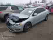 2018 Volvo S60 Dynamic с VIN YV140MTL8J2465284, выставлен на аукционе IAAI как лот 41301104 с пробегом 107 227 миль миль и . История ставок и продаж доступна на DreamBid. Изображение 17.