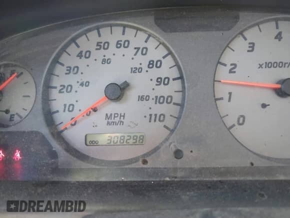 2001 Nissan Frontier SE Desert Runner z VIN 1N6ED26T31C335077, wystawiony jako IAAI lot #41716733 z przebiegiem 308 298 mil mil oraz . Historia ofert i sprzedaży dostępna na DreamBid. Obrazek 7.