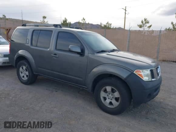 2005 Nissan Pathfinder LE z VIN 5N1AR18U95C728005, wystawiony jako IAAI lot #41486912 z przebiegiem 173 187 mil mil oraz . Historia ofert i sprzedaży dostępna na DreamBid. Obrazek 1.