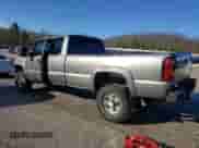 2007 Chevrolet Silverado 2500HD Work Truck z VIN 1GCHK29U47E156067, wystawiony jako Copart lot #83767394 z przebiegiem 213 577 mil mil oraz Czysty tytuł • Clean title. Historia ofert i sprzedaży dostępna na DreamBid. Obrazek 2.