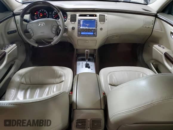 2010 Hyundai Azera Limited с VIN KMHFC4DF3AA451020, выставлен на аукционе Copart как лот 58703065 с пробегом 108 330 миль миль и Чистый • Clean title. История ставок и продаж доступна на DreamBid. Изображение 8.