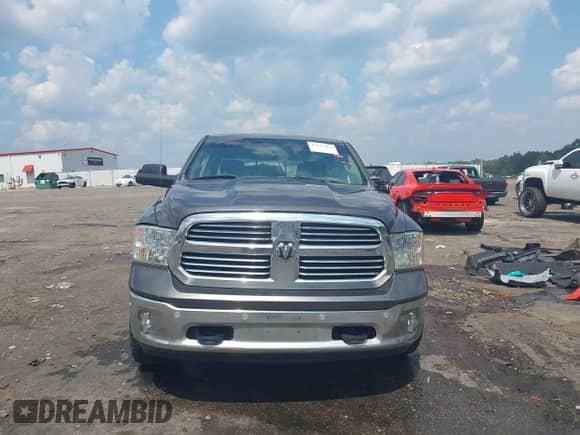 2015 Ram 1500 Lone Star z VIN 1C6RR7LM7FS603990, wystawiony jako IAAI lot #43231463 z przebiegiem 200 337 mil mil oraz . Historia ofert i sprzedaży dostępna na DreamBid. Obrazek 12.