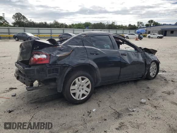 2013 Dodge Avenger SE V6 z VIN 1C3CDZAG2DN753690, wystawiony jako Copart lot #83856645 z przebiegiem Nie podano mil oraz Szkoda całkowita • Salvage title. Historia ofert i sprzedaży dostępna na DreamBid. Obrazek 3.