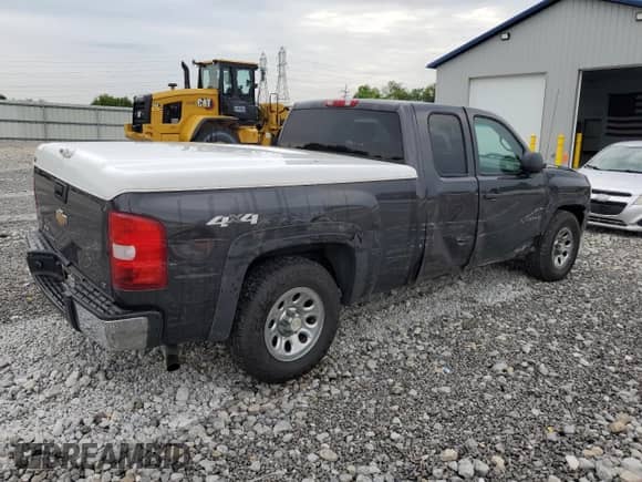 2010 Chevrolet Silverado 1500 LT с VIN 1GCSKSEA5AZ165300, выставлен на аукционе Copart как лот 62857005 с пробегом 142 690 миль миль и Списание • Salvage title. История ставок и продаж доступна на DreamBid. Изображение 3.