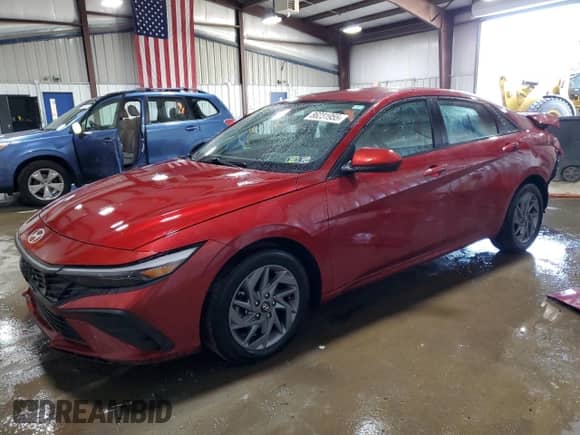 2024 Hyundai Elantra Blue z VIN KMHLM4DJ1RU106230, wystawiony jako Copart lot #86231955 z przebiegiem 36 228 mil mil oraz Szkoda całkowita • Salvage title. Historia ofert i sprzedaży dostępna na DreamBid. Obrazek 1.