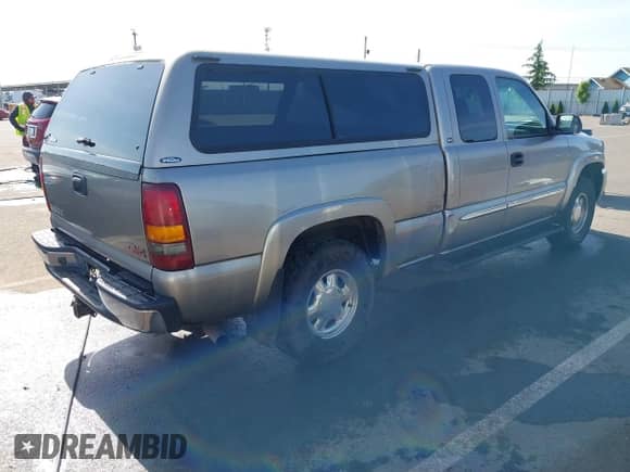 2003 GMC Sierra 1500 SLE с VIN 1GTEK19T13Z200291, выставлен на аукционе IAAI как лот 42392150 с пробегом 216 914 миль миль и . История ставок и продаж доступна на DreamBid. Изображение 4.