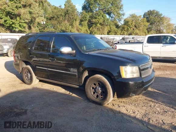 2011 Chevrolet Tahoe LTZ z VIN 1GNSCCE06BR200316, wystawiony jako IAAI lot #43452250 z przebiegiem 265 562 mil mil oraz . Historia ofert i sprzedaży dostępna na DreamBid. Obrazek 1.