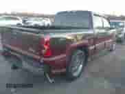 2005 Chevrolet Silverado 1500 LS z VIN 2GCEC13T751334286, wystawiony jako IAAI lot #41183917 z przebiegiem 229 192 mil mil oraz . Historia ofert i sprzedaży dostępna na DreamBid. Obrazek 4.