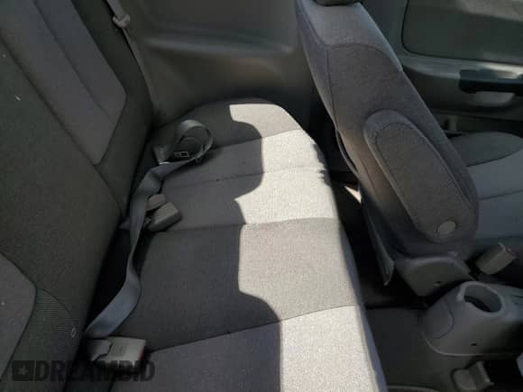 2002 Hyundai Accent GS z VIN KMHCG35C82U230535, wystawiony jako Copart lot #77709454 z przebiegiem 116 200 mil mil oraz Nie do naprawy • Non repairable. Historia ofert i sprzedaży dostępna na DreamBid. Obrazek 10.