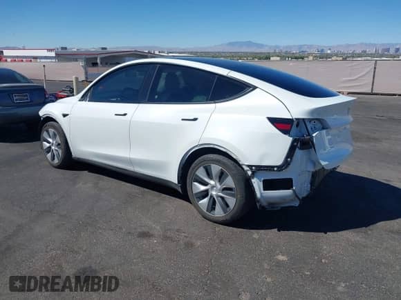 2021 Tesla Model Y Long Range с VIN 5YJYGDEE3MF219908, выставлен на аукционе IAAI как лот 43170922 с пробегом Не указан миль и . История ставок и продаж доступна на DreamBid. Изображение 3.