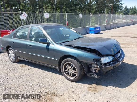 1996 Honda Accord EX z VIN 1HGCE6677TA011051, wystawiony jako IAAI lot #42819913 z przebiegiem 192 879 mil mil oraz . Historia ofert i sprzedaży dostępna na DreamBid. Obrazek 1.