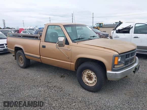 1994 Chevrolet Silverado 2500 с VIN 1GCFK24K5RZ200327, выставлен на аукционе IAAI как лот 43420336 с пробегом 177 888 миль миль и . История ставок и продаж доступна на DreamBid. Изображение 1.