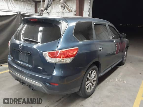 2014 Nissan Pathfinder SL with VIN 5N1AR2MM5EC664766, listed as a IAAI auction lot 43368047 with 126,896 mi miles and . Bid and sale history available at DreamBid. Image 4.