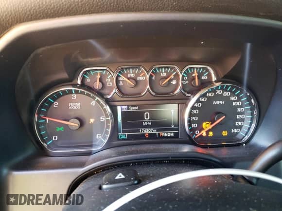 2015 Chevrolet Silverado 1500 LT с VIN 1GCVKRECXFZ399740, выставлен на аукционе Copart как лот 81497155 с пробегом 174 307 миль миль и Списание • Salvage title. История ставок и продаж доступна на DreamBid. Изображение 9.