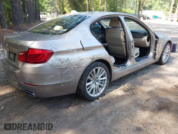 2011 BMW 5 Series 550i xDrive with VIN WBAFU9C58BC783917, listed as a IAAI auction lot 42595139 with 119,580 mi miles and . Bid and sale history available at DreamBid. Image 4.