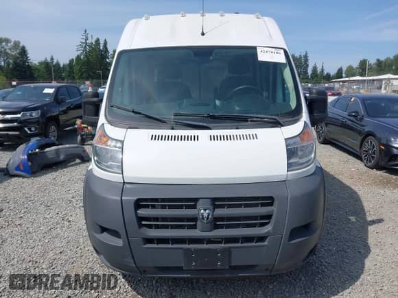 2015 Ram ProMaster Cargo z VIN 3C6URVHG1FE514209, wystawiony jako IAAI lot #42478186 z przebiegiem 64 998 mil mil oraz . Historia ofert i sprzedaży dostępna na DreamBid. Obrazek 12.