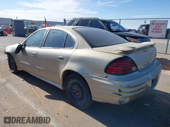 2003 Pontiac Grand Am SE с VIN 1G2NE52F83C204445, выставлен на аукционе IAAI как лот 42090411 с пробегом Не указан миль и . История ставок и продаж доступна на DreamBid. Изображение 3.