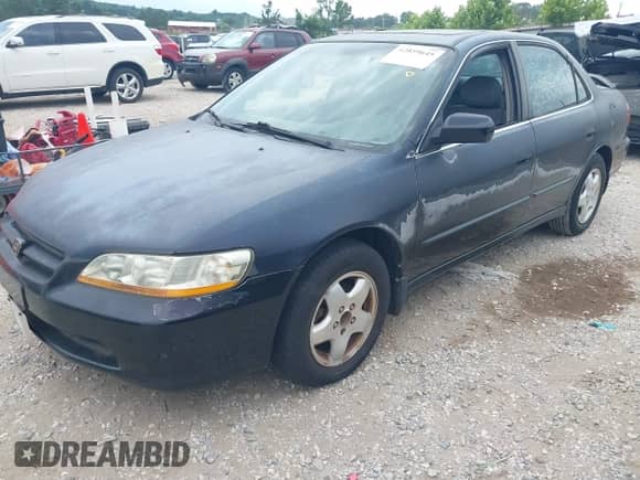 1998 Honda Accord EX с VIN 1HGCG1656WA027001, выставлен на аукционе IAAI как лот 42859645 с пробегом 190 484 миль миль и . История ставок и продаж доступна на DreamBid. Изображение 2.
