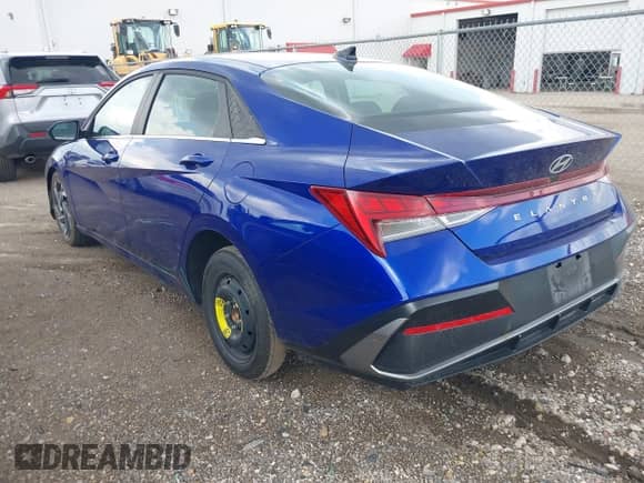 2025 Hyundai Elantra SEL Convenience with VIN KMHLS4DG2SU911637, listed as a IAAI auction lot 43556724 with 17,202 mi miles and . Bid and sale history available at DreamBid. Image 3.