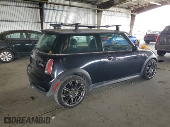 2006 MINI Hardtop S с VIN WMWRE33566TN28003, выставлен на аукционе Copart как лот 66924295 с пробегом 233 085 миль миль и Списание • Salvage title. История ставок и продаж доступна на DreamBid. Изображение 3.