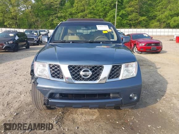 2005 Nissan Pathfinder LE z VIN 5N1AR18UX5C745525, wystawiony jako IAAI lot #42041750 z przebiegiem 258 684 mil mil oraz . Historia ofert i sprzedaży dostępna na DreamBid. Obrazek 12.