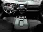 2022 Chevrolet Silverado 1500 Custom Trail Boss z VIN 1GCPYCEK6NZ149938, wystawiony jako Copart lot #84920954 z przebiegiem 43 250 mil mil oraz Szkoda całkowita • Salvage title. Historia ofert i sprzedaży dostępna na DreamBid. Obrazek 8.