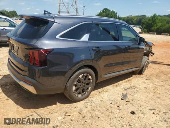 2025 Kia Sorento S с VIN 5XYRL4JC3SG354719, выставлен на аукционе Copart как лот 67708315 с пробегом 5 420 миль миль и Списание • Salvage title. История ставок и продаж доступна на DreamBid. Изображение 3.