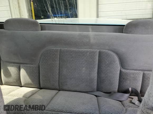 1998 Chevrolet Silverado 1500 z VIN 2GCEC19R8W1242262, wystawiony jako Copart lot #68157345 z przebiegiem 142 051 mil mil oraz Szkoda całkowita • Salvage title. Historia ofert i sprzedaży dostępna na DreamBid. Obrazek 10.