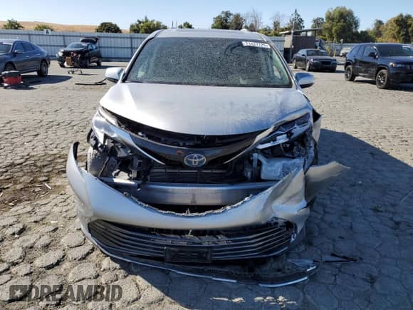 2021 Toyota Sienna Limited with VIN 5TDESKFC0MS016618, listed as a Copart auction lot 71437725 with 61,664 mi miles and Salvage title. Bid and sale history available at DreamBid. Image 5.