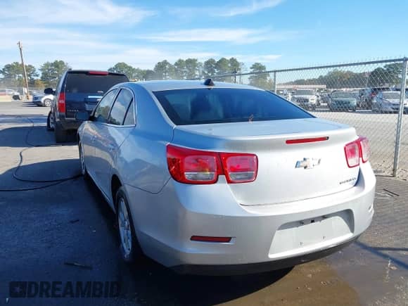 2014 Chevrolet Malibu LS z VIN 1G11A5SLXEF136154, wystawiony jako IAAI lot #43455734 z przebiegiem 276 060 mil mil oraz . Historia ofert i sprzedaży dostępna na DreamBid. Obrazek 3.